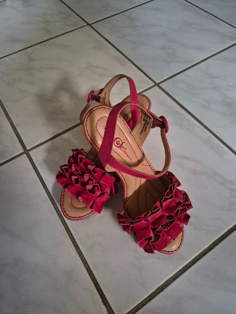 Red Ruffle - Picture 1 of 1